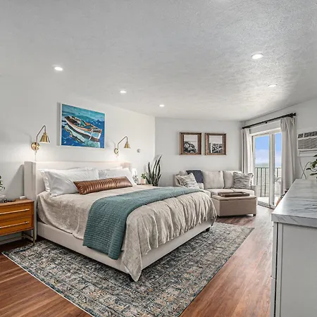 A Room With A View, East Bay Waterfront With Pool